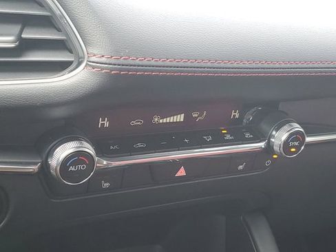 New 2026 MAZDA MAZDA3 Carbon image 28