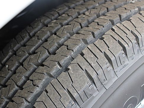 Used 2024 RAM 2500 Tradesman w/ Chrome Appearance Group image 37