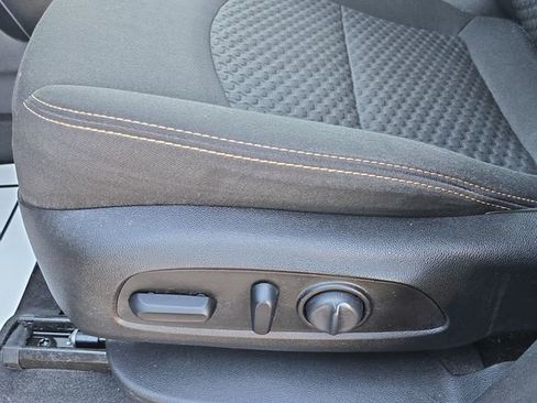 Used 2019 GMC Terrain SLE w/ Driver Convenience Package image 12