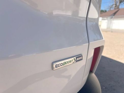 Used 2020 Ford Escape SE AWD/4WD image 9