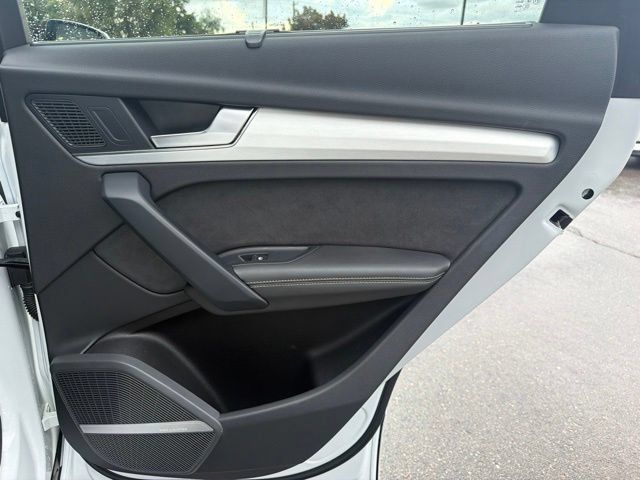 Used 2023 Audi Q5 e Prestige AWD/4WD image 13