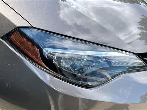 Used 2018 Toyota Corolla LE FWD image 25
