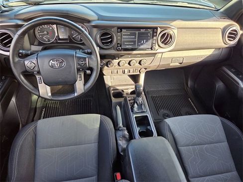 Used 2020 Toyota Tacoma TRD Sport image 9