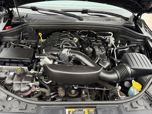 Used 2022 Dodge Durango SXT image 33