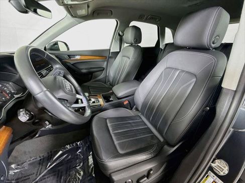 Certified 2023 Audi Q5 Premium w/ Convenience Package AWD/4WD image 5