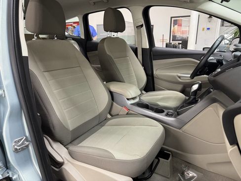 Used 2014 Ford C-MAX SE w/ Equipment Group 203A FWD image 16