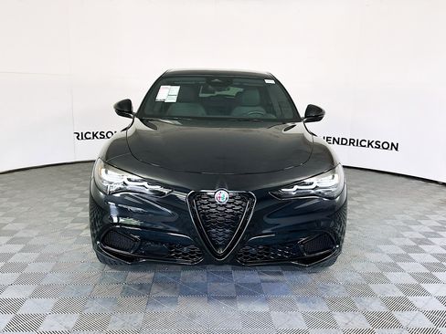 Used 2025 Alfa Romeo Stelvio Sprint w/ Convenience Package image 8