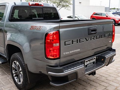 Used 2022 Chevrolet Colorado Z71 AWD/4WD image 17