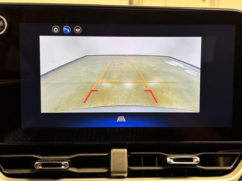 Used 2026 Chevrolet Equinox LT FWD image 38