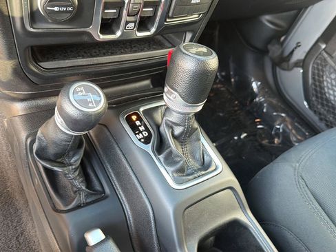 Used 2021 Jeep Wrangler Unlimited Sport AWD/4WD image 26