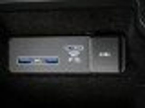 Used 2020 Land Rover Discovery Sport SE image 21