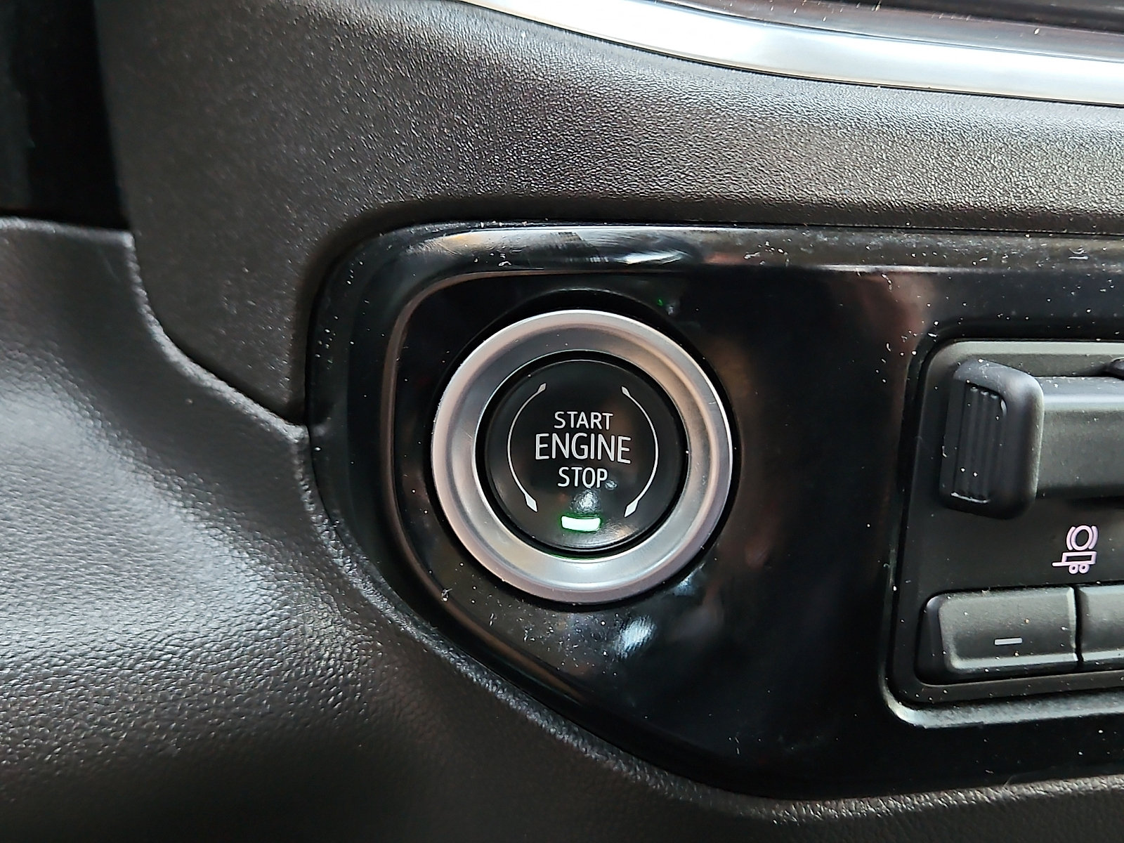 Used 2025 GMC Sierra 1500 SLT RWD image 20