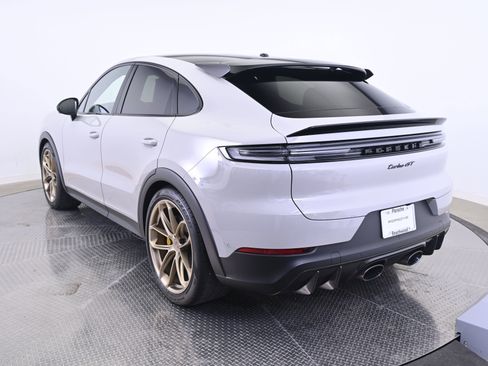 Certified 2025 Porsche Cayenne Turbo GT AWD/4WD image 3