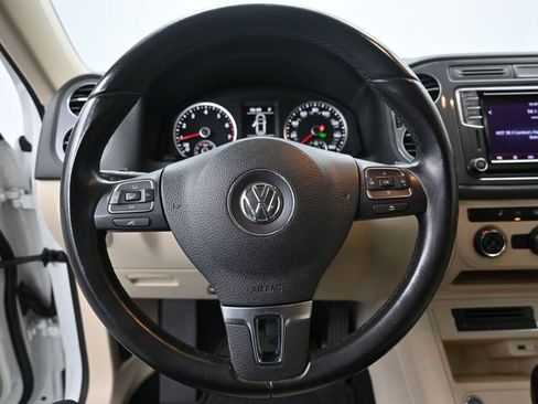 Used 2017 Volkswagen Tiguan S image 14