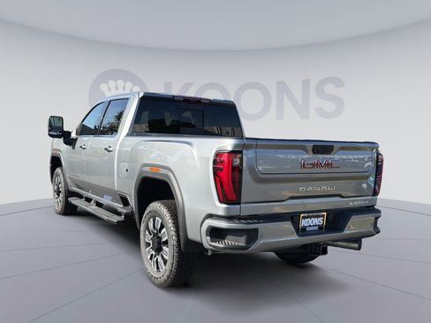 New 2026 GMC Sierra 2500 Denali w/ Denali Reserve Package AWD/4WD image 4