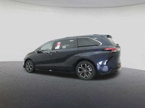 New 2026 Toyota Sienna Platinum image 20