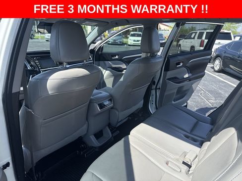 Used 2017 Toyota Highlander Limited w/ Carpet Mat Package AWD/4WD image 28