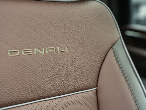 Used 2025 GMC Sierra 3500 Denali w/ Denali Reserve Package image 21