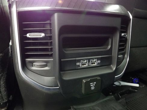 Used 2025 RAM 2500 Big Horn AWD/4WD image 14