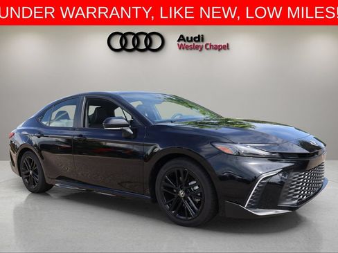 Used 2026 Toyota Camry SE FWD image 7