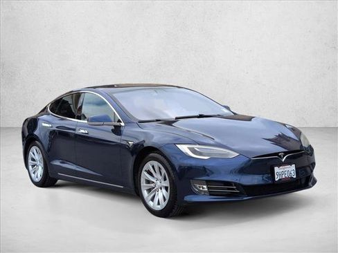 Used 2018 Tesla Model S 75D AWD/4WD image 3
