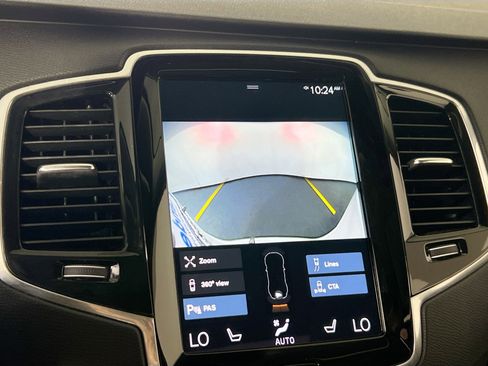 Used 2022 Volvo XC90 T6 Momentum w/ Advanced Package image 12