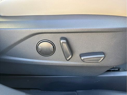 Used 2025 Ford Mustang Mach-E Premium RWD image 45