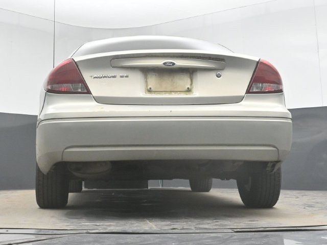 Used 2006 Ford Taurus SE FWD image 29