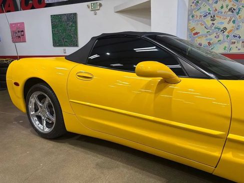 Used 2003 Chevrolet Corvette Convertible w/ Preferred Equipment Group1 RWD image 52