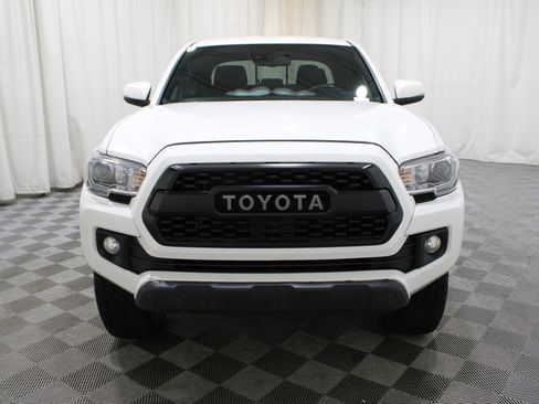 Used 2019 Toyota Tacoma TRD Off-Road image 37