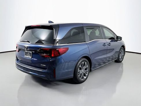 Used 2025 Honda Odyssey Touring image 5