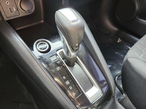 Used 2021 Nissan Kicks S image 29