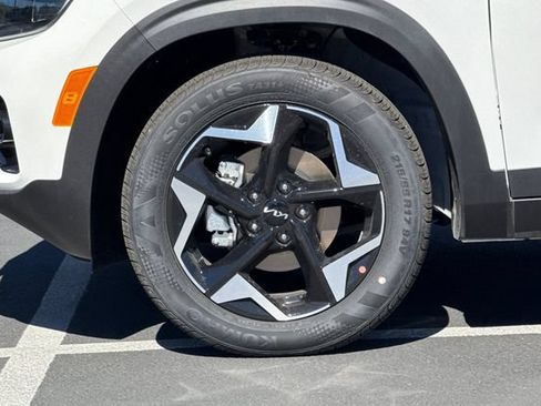 New 2026 Kia Seltos EX FWD image 36