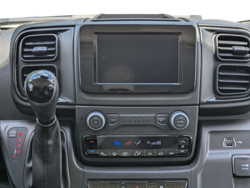 Used 2025 RAM ProMaster 2500 w/ Convenience Group FWD image 17
