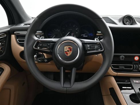 Certified 2026 Porsche Macan AWD/4WD image 13
