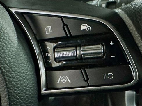 Used 2024 Kia Seltos LX image 17