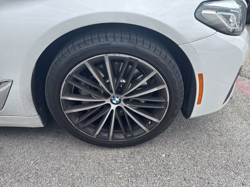 Used 2023 BMW 530i w/ Premium Package RWD image 3