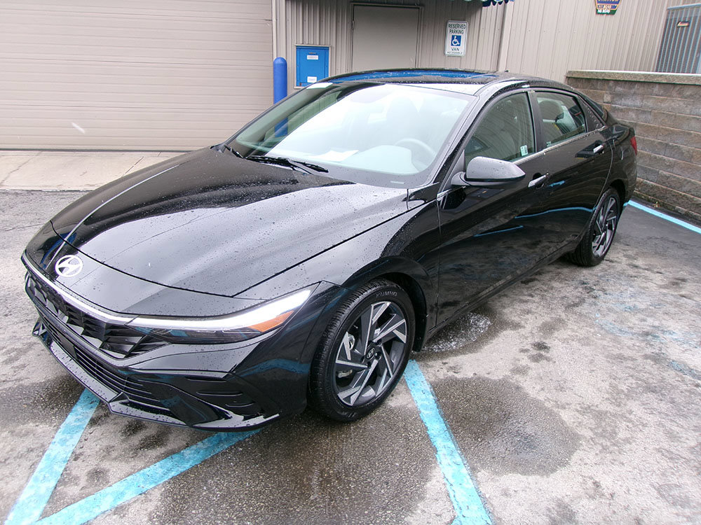 Used 2024 Hyundai Elantra SEL w/ Convenience Package FWD image 1
