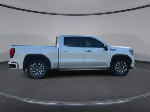 Used 2023 GMC Sierra 1500 Denali w/ Denali Reserve Package AWD/4WD image 9