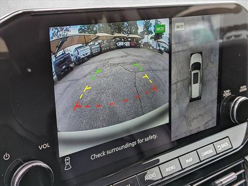 Used 2023 Nissan Pathfinder SL image 13