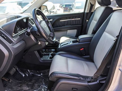 Used 2009 Dodge Journey R/T w/ Flexible Seating Group FWD image 17