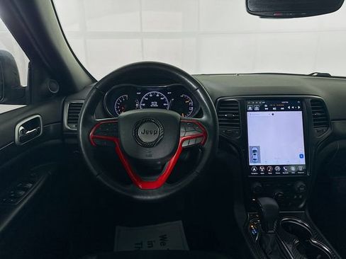Used 2018 Jeep Grand Cherokee Altitude image 23