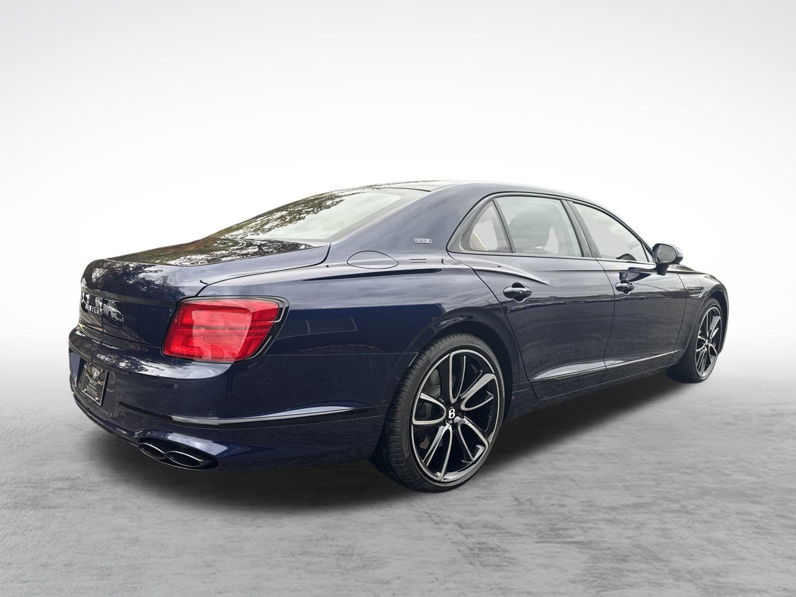 Used 2024 Bentley Flying Spur V8 AWD/4WD image 11