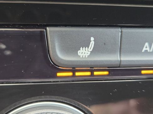 Used 2023 Volkswagen Taos SE image 26