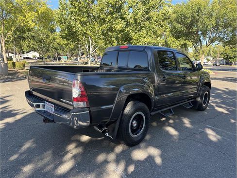 Used 2012 Toyota Tacoma 4x4 Double Cab w/ TRD Off-Road Pkg image 6