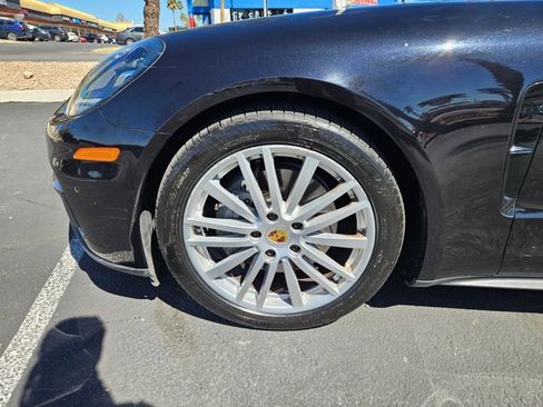 Used 2017 Porsche Panamera 4S image 22
