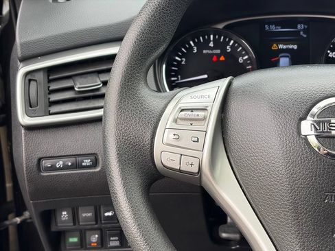 Used 2016 Nissan Rogue SV w/ SV Premium Package AWD/4WD image 16