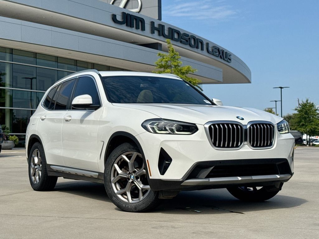 Used 2022 BMW X3 sDrive30i w/ Convenience Package RWD image 2