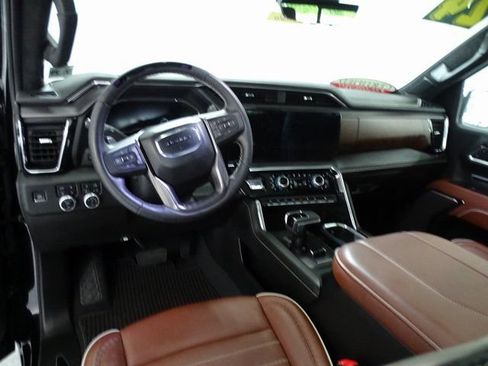 Used 2024 GMC Sierra 1500 Denali Ultimate AWD/4WD image 5