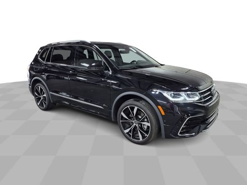 Used 2024 Volkswagen Tiguan SEL R-Line AWD/4WD image 2